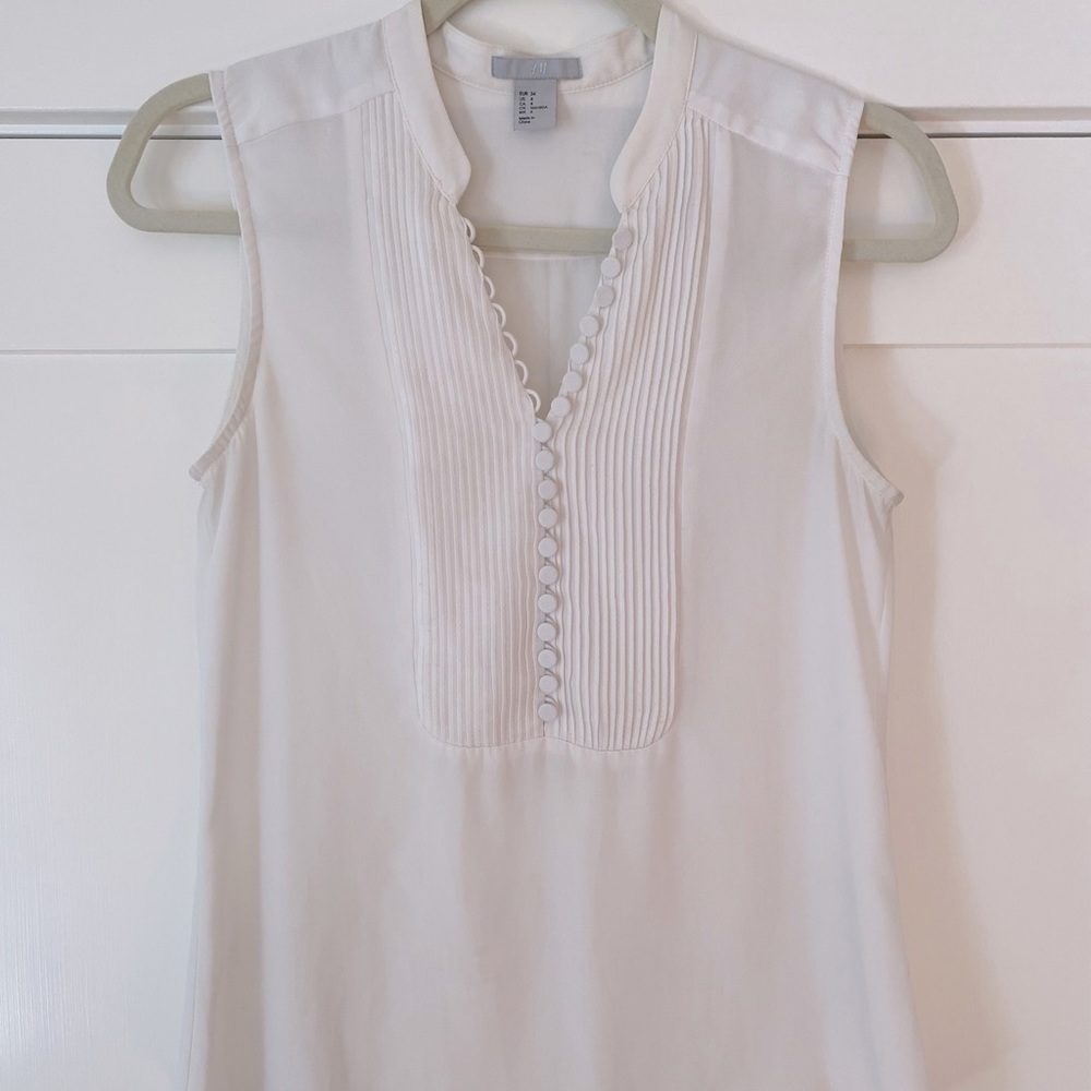 H&M - tuxedo style top